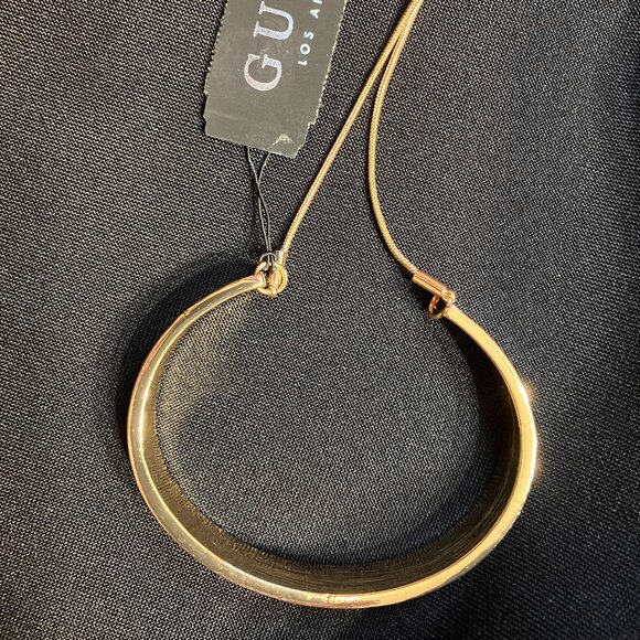 Guess White and Gold Bangle with Chain Closure - Picture 2 of 5